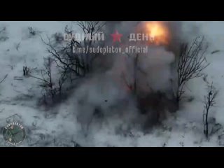 🇷🇺🕹 Новые кадры поражения целей дронами-камикадзе «ВТ-40».