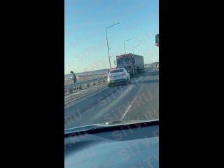 Из-за аварии на мосту через Обь в районе Сургута образовалась пробка
