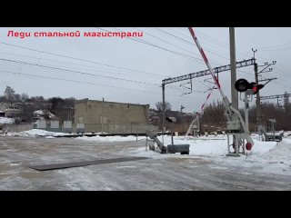 Эльвира Дуллина -  Дежурный по железнодорожному переезду (480p).mp4
