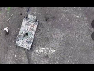 👌 Снайперский сброс гранаты в открытый люк брошенного под Кременной американского БТР М113