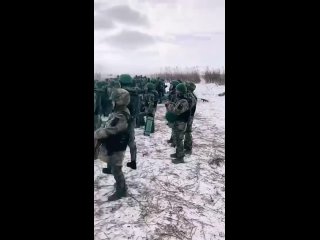 🔴 Киевский режим бросает под Авдеевку новые резервы ВСУ

Кадры с новыми резервами боевиков ВСУ гуляют по укропабликам.