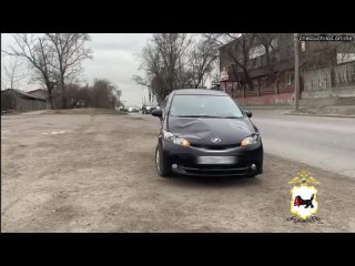 Две школьницы попали под колёса минивэна в Иркутске, когда перебегали дорогу в неположенном месте  4