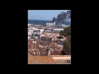 Устрашающий взрыв прогремел во французском торговом порту Сет