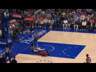 Jimmy Butler in serious pain after knee injury in play-in game vs 76ers 😳.mp4
