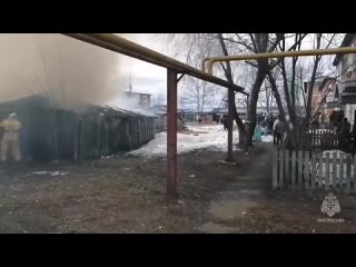 В Удмуртии трое учеников начальных классов играли со спичками и сожгли 8 кладовок в Балезино