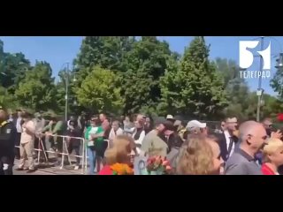 В Берлине полиция не дала шествию Бессмертного полка пройти единым строем