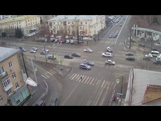 Два человека пострадали в тройном ДТП на перекрестке в центре Челябинска