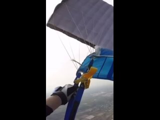 No-strings-attached-skydiving-themoreyou_190.mp4