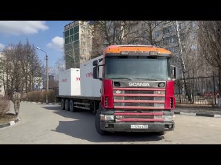 Появилось кадры, как жители Белгорода пользуются переносными бетонными укрытиями во время опасности ракетной атаки  СМИ