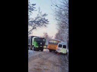 Школьный автобус застрял по маршруту СНТ “Ива“ - МБОУ СОШ 50