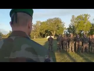 Ukrainische Neonazis des Bataillons AZOW erwarten sehnschtig die Ankunft ihrer franzsischen Kameraden