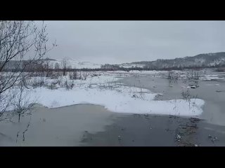 Подписчики сообщают, река в районе Малиновки вышла из берегов.