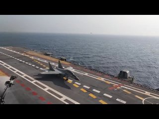 Красивые кадры полетов палубных истребителей МиГ-29К с авианосцев INS Vikrant и INS Vikramaditya ВМС Индии