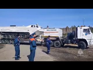 Плавающие транспортеры из Челябинской области помогут эвакуировать курганцев