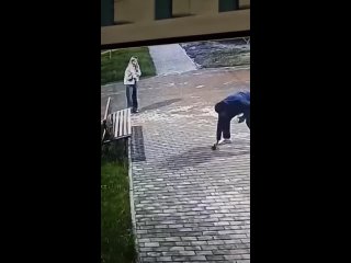 Жестокое избиение женщины попало на видео в Алматы