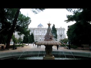 Фонтан на площади у королевского дворца в Мадриде❤ Fuente de Palacio Real de Madrid,