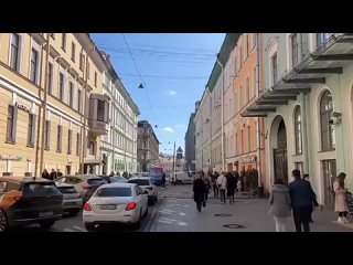 [EXPAT American] 🇺🇸AMERICAN MEN debate LIFE in RUSSIA🇷🇺 ⛲️In Saint Petersburg, Moscow & more! 🏛️Is this EUROPE?