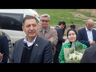 Глава города Дербента Рустамбек Пирмагомедов встретил делегацию представителей посольств исламских республик на Крепости Нарын-к