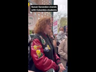 US: Actress Susan Sarandon joins the Palestine solidarity activists rallying outside of Columbia University to express her sup