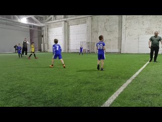 Чемпион-Гайва 2016(синие)-Школа N41 2015-16(жёлтые)