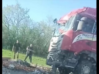 Сегодня на трассе в Сызранском районе столкнулись четыре грузовика около 17:20Известно, что 49-летний водитель Газели скон