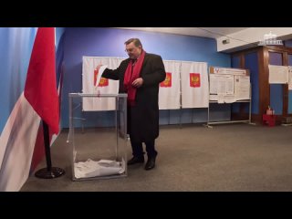 Министр юстиции Константин Чуйченко сегодня принял участие в голосовании на избирательном участке в Московской области