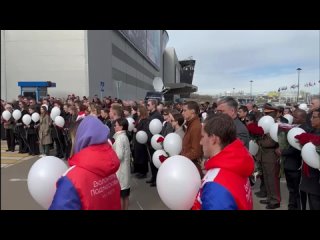 🙏🏻 Сегодня возле «Крокуса» в память о жертвах теракта в небо запустили белые воздушные шары