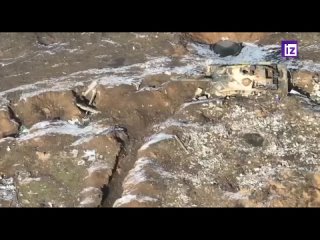 Сгоревший «Леопард» националистов догнивает в окопах у Работино