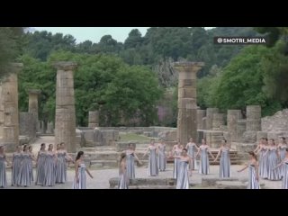 В греческой Древней Олимпии зажгли огонь летних Олимпийских игр 2024 года, которые пройдут в Париже