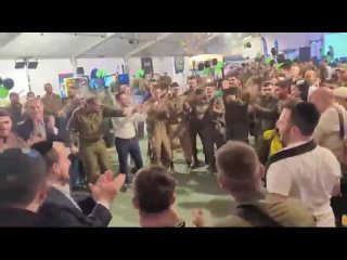 Former US Secretary of State and CIA Director Mike Pompeo decided to dance with Israeli soldiers near the border with the Gaza S