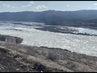 Вода, после подрыва льда на реке Селенга, в СНТ Академия  пошла на спад. Ситуацию держу на контроле. На месте дежурят сотрудни