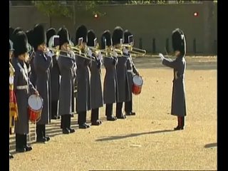 Оркестр Уэльской гвардии исполнил «Имперский марш»