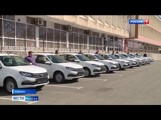 Глава Адыгеи Мурат Кумпилов передал ключи от 10 новых автомобилей для медучреждений, оказывающих первичную медико-санитарную пом