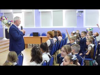 Александр Самокутяев посетил Гагаринский форум в родной школе