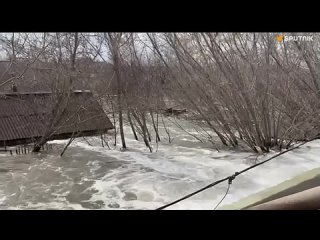 🇷🇺 El pico de la inundación en Orsk ha pasado. El nivel del agua en el río Ural ha comenzado a bajar gradualmente, y podemos esp