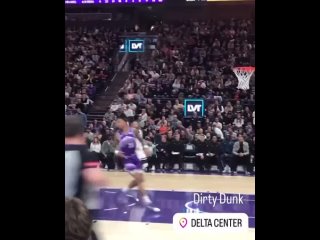 Ant’s dunk over Collins