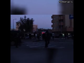 Столкновения между фанатами Спортинга, Фамаликано и полицией перед вчерашним матчем.