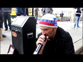 Юра Егиазаров музыкант из Тамбова поет песню Офицеры в Грузии 2014