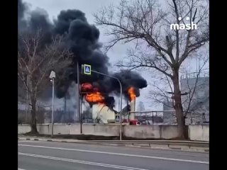 Дрон ВСУ атаковал горно-обогатительный комбинат имени А. В. Варичева в Железногорске Курской области.    Как стало... (видео)