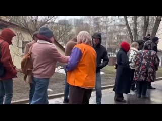 В Москве образуются очереди возле пунктов сдачи крови