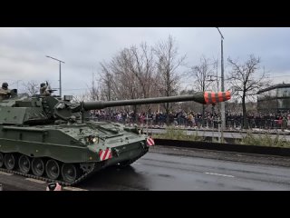 Парад в  Вильнюсе по случаю 105-летия создания армии