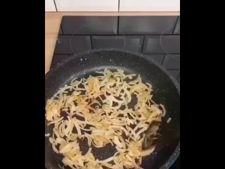 Безумно вкусный салат с куриной печенью Ингредиенты: