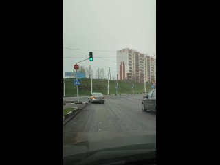 Срезали асфальт на перекрестке Черняховского - Воинов