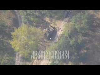 Российские военные с помощью дрона-камикадзе «Ланцет-3» сожгли украинскую 155-мм САУ M109 одной из модернизаций в районе Лозовой