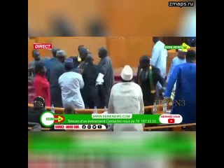 Сенегальские депутаты обсудили перенос президентских выборов в формате драки: «В Национальном Собран