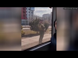 В Волгограде мужчина в военной форме показывал пенис пассажирам троллейбуса Он отчаянно пытался дока