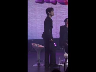 FANCAM | 200424 | Donghun @ Fanmeeting Home Sweet  - 1 часть (귀요미 Challenge)