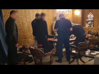 ОМОН и следователи пришли в дом на улице Куйбышева