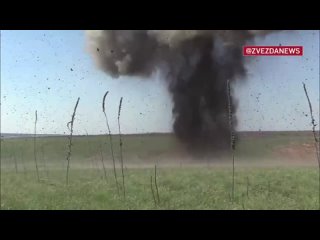 Саперы взорвали снаряд РСЗО HIMARS, которым ВСУ пытались атаковать мирные объекты в ДНР.