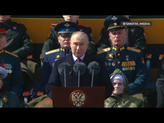 Владимир Путин поздравил военных с Днем Победы  главным священным праздником Президент отметил смелость и отвагу наших пред